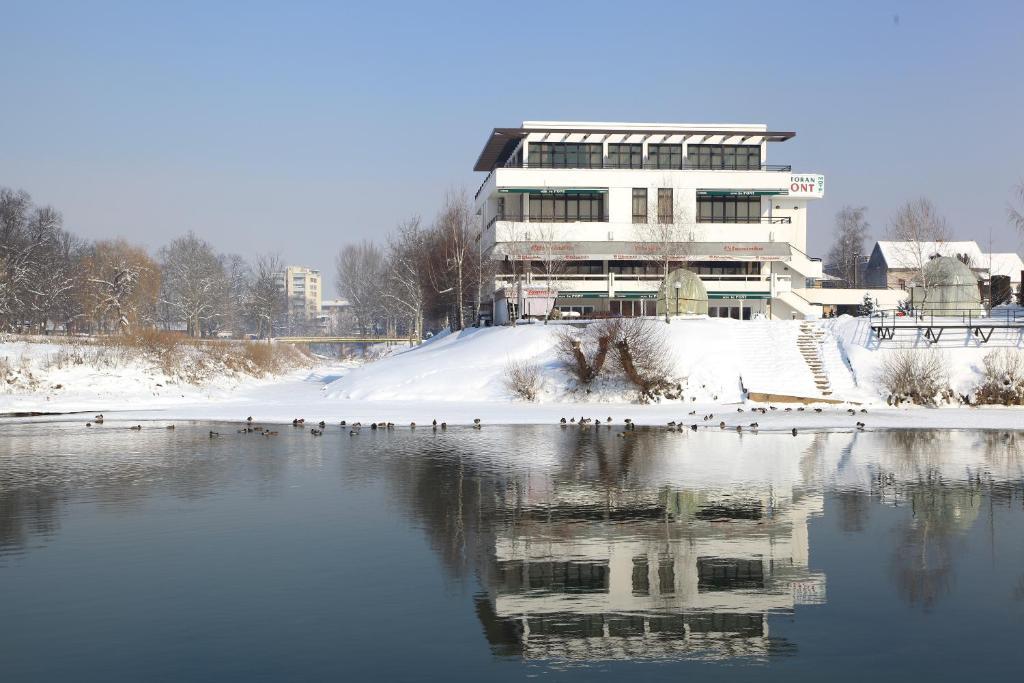 Hotel Le Pont Приєдор Екстер'єр фото